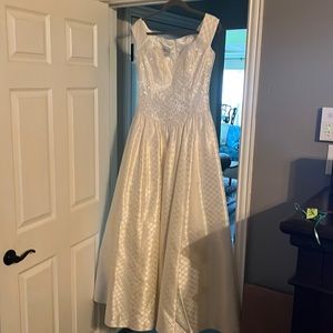 Jessica McClintock wedding gown